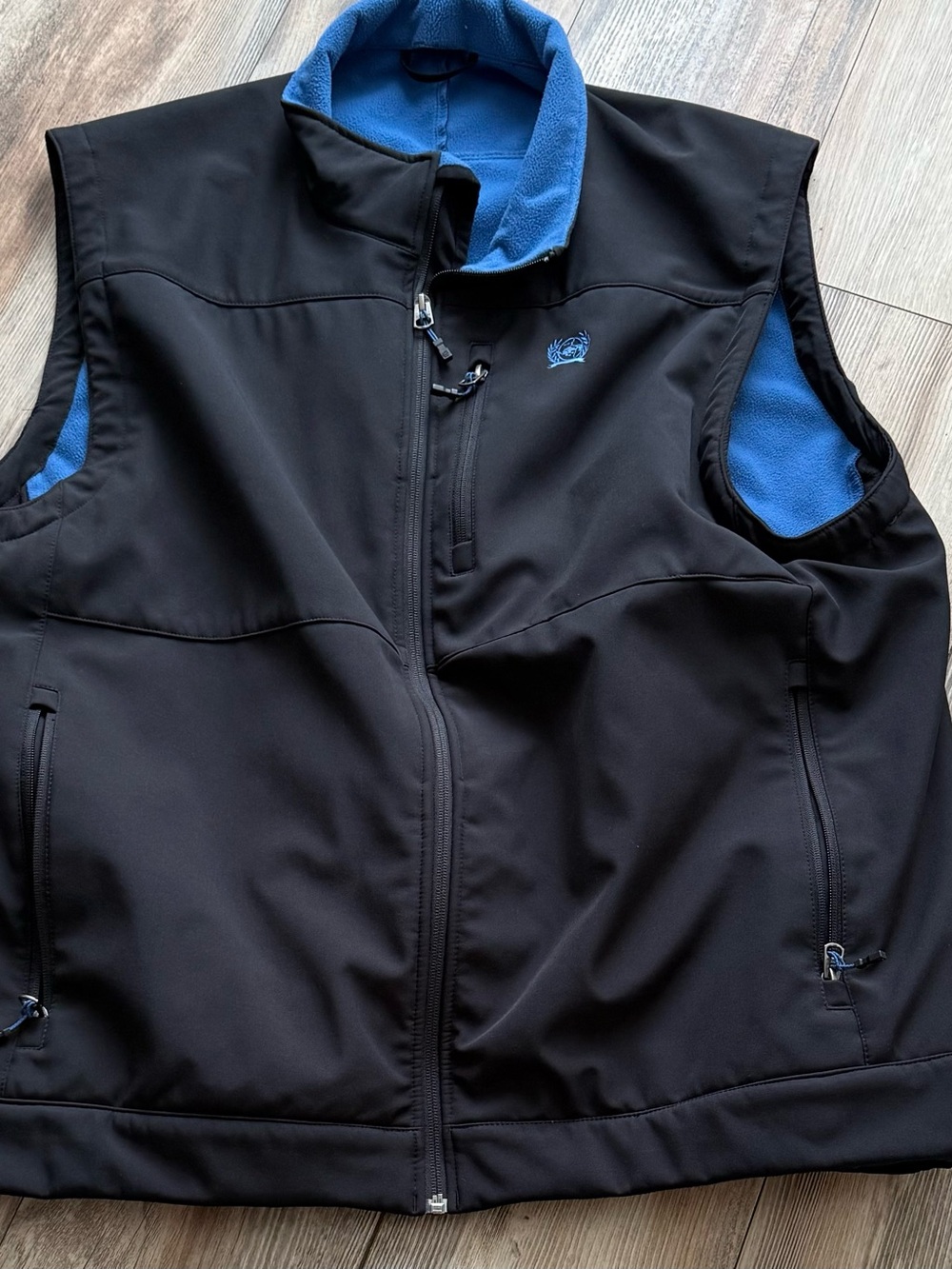 Cinch Men's Black Vest with Blue Trim